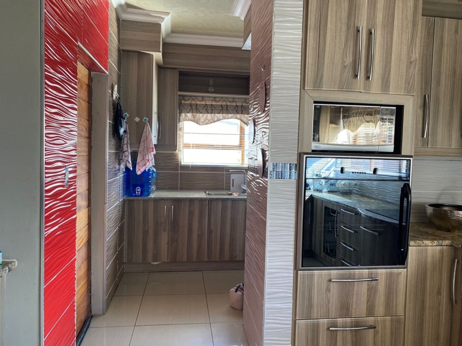 4 Bedroom Property for Sale in Woodhill Estate Limpopo