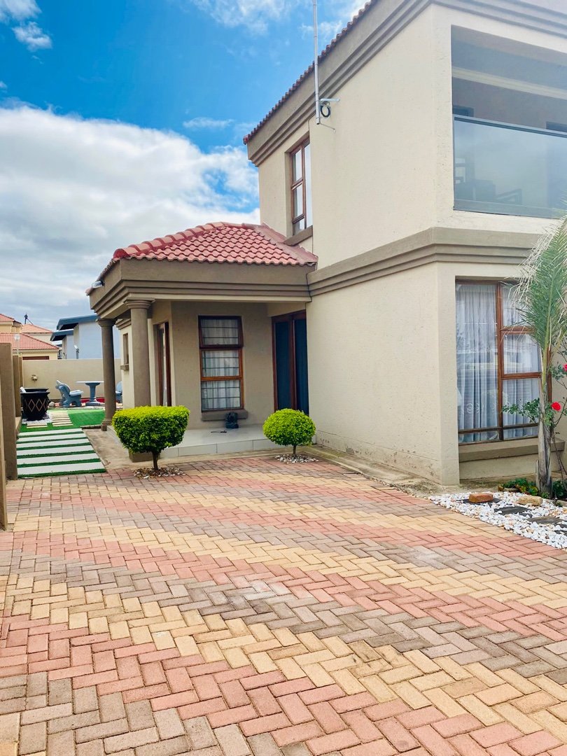4 Bedroom Property for Sale in Woodhill Estate Limpopo