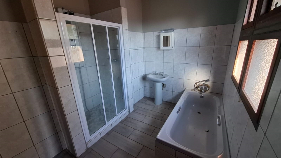 To Let 3 Bedroom Property for Rent in Flora Park Limpopo