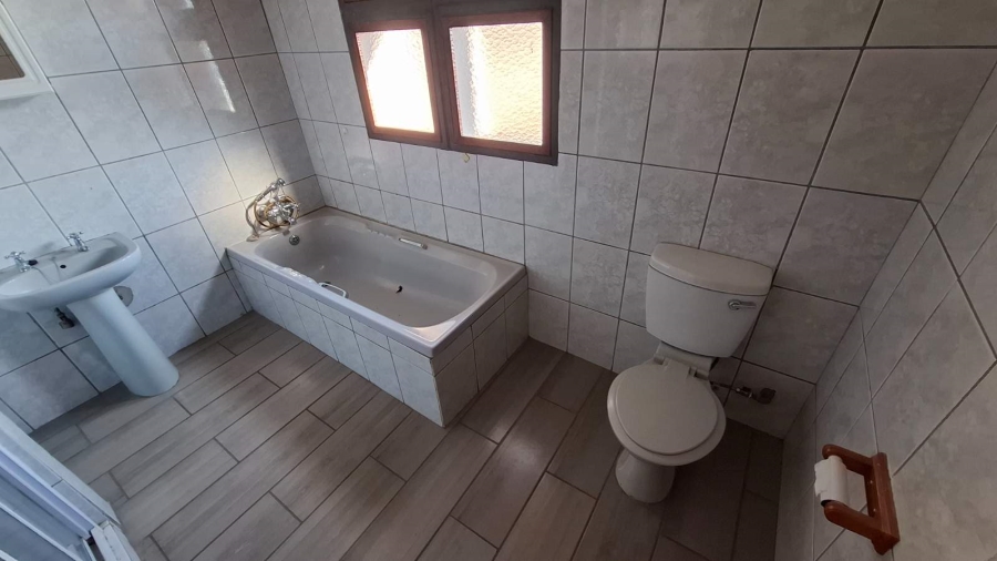 To Let 3 Bedroom Property for Rent in Flora Park Limpopo
