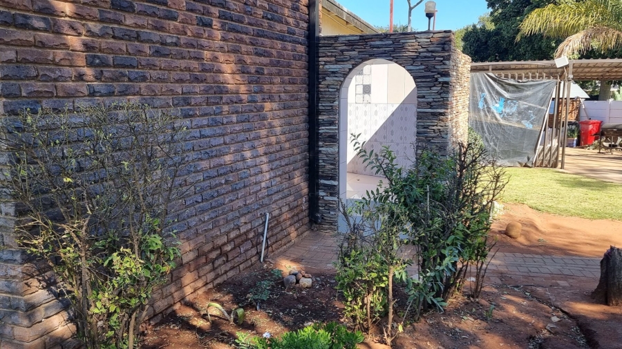 4 Bedroom Property for Sale in Fauna Park Limpopo