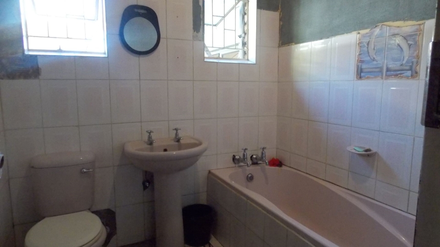 4 Bedroom Property for Sale in Fauna Park Limpopo