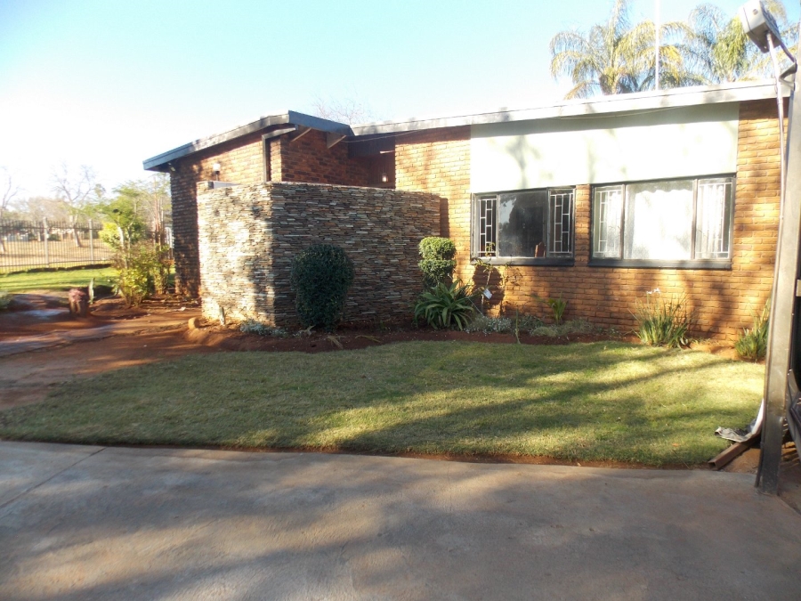 4 Bedroom Property for Sale in Fauna Park Limpopo