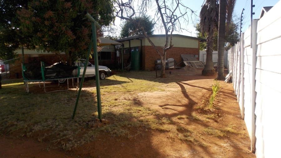 4 Bedroom Property for Sale in Fauna Park Limpopo