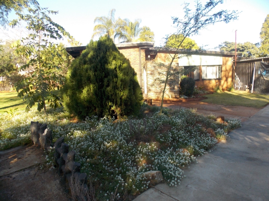 4 Bedroom Property for Sale in Fauna Park Limpopo