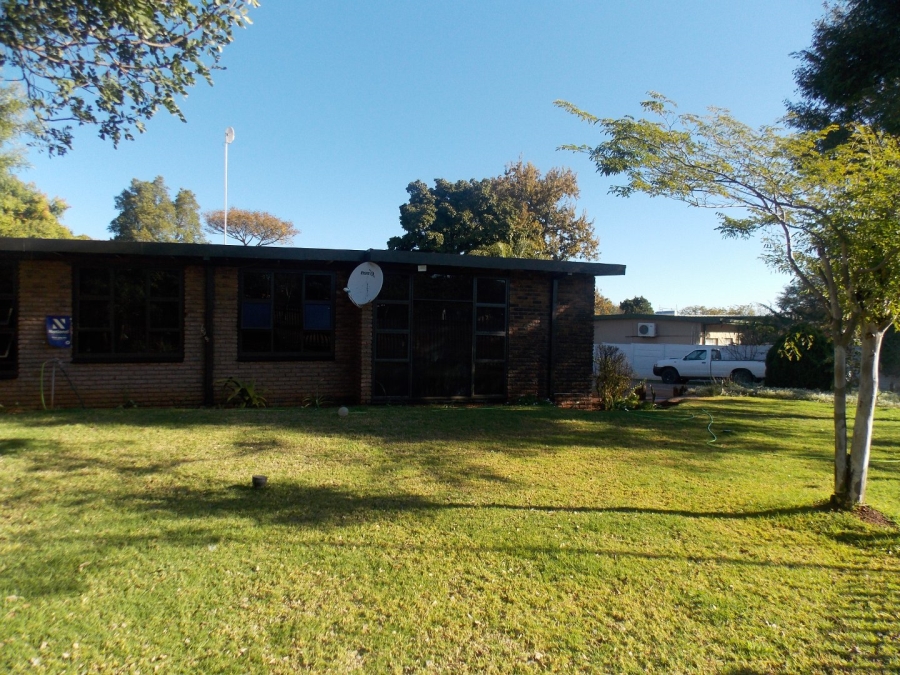 4 Bedroom Property for Sale in Fauna Park Limpopo