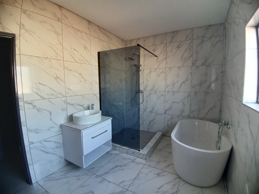 5 Bedroom Property for Sale in Riverside Estate Limpopo