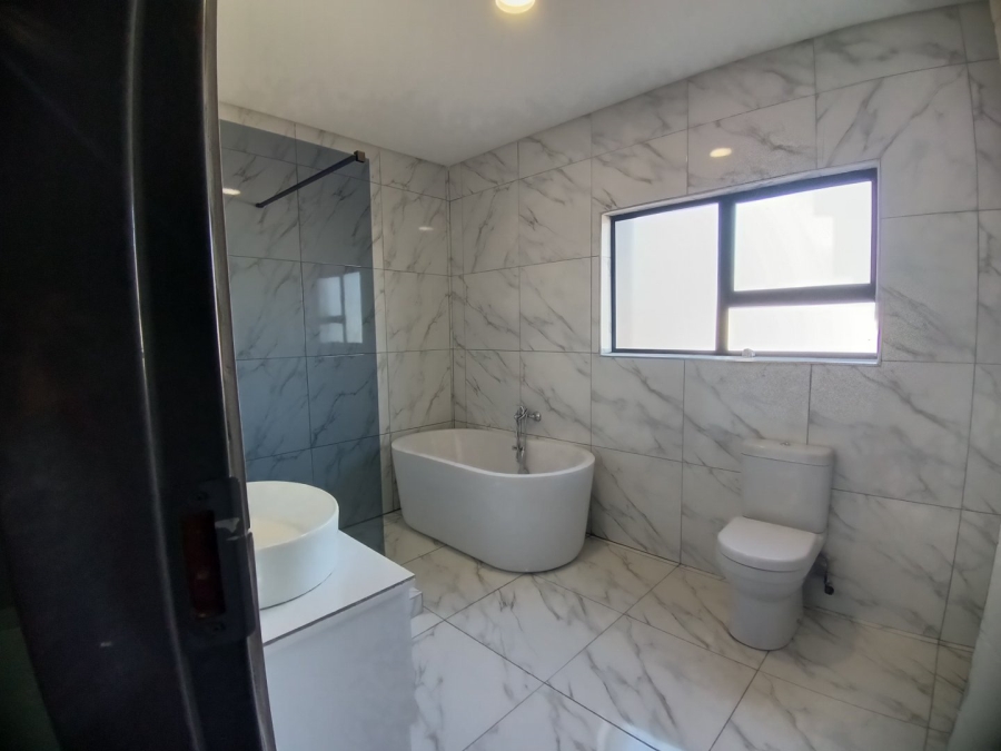 5 Bedroom Property for Sale in Riverside Estate Limpopo