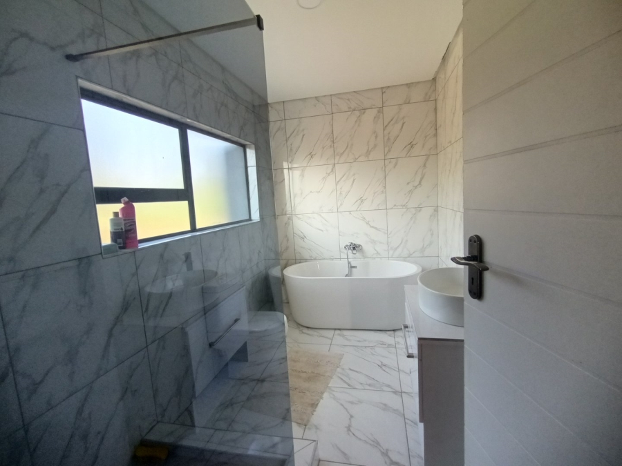 5 Bedroom Property for Sale in Riverside Estate Limpopo