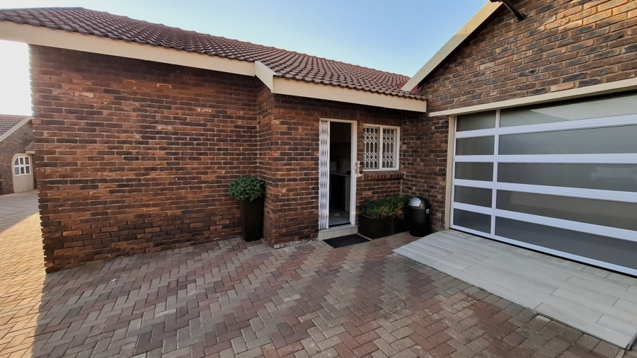 To Let 3 Bedroom Property for Rent in Bendor Limpopo