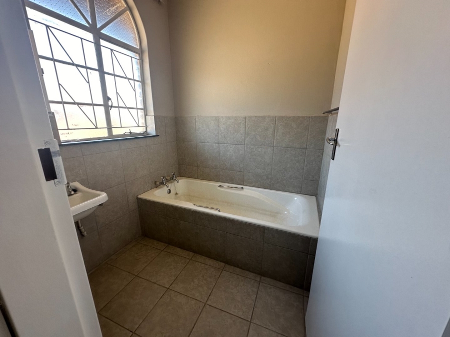 2 Bedroom Property for Sale in Polokwane Central Limpopo