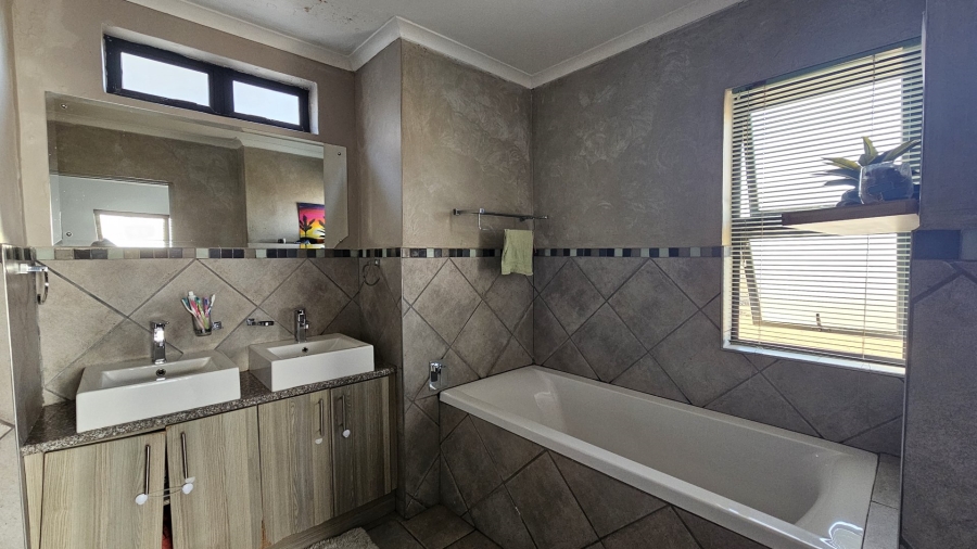 3 Bedroom Property for Sale in Sterpark Limpopo
