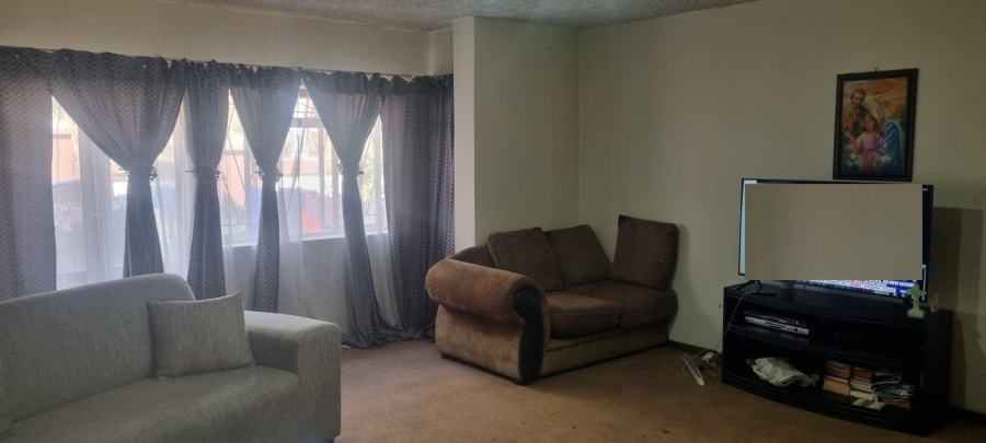 1 Bedroom Property for Sale in Polokwane Central Limpopo