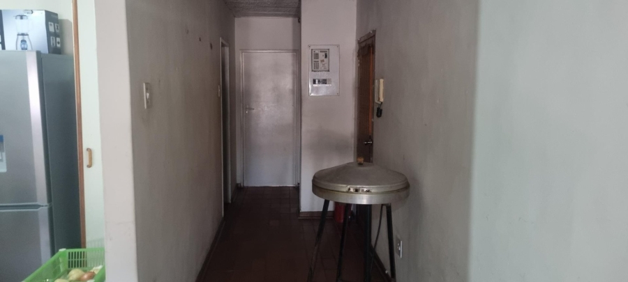 1 Bedroom Property for Sale in Polokwane Central Limpopo