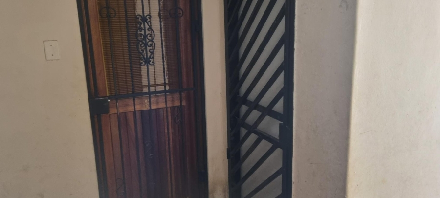 1 Bedroom Property for Sale in Polokwane Central Limpopo