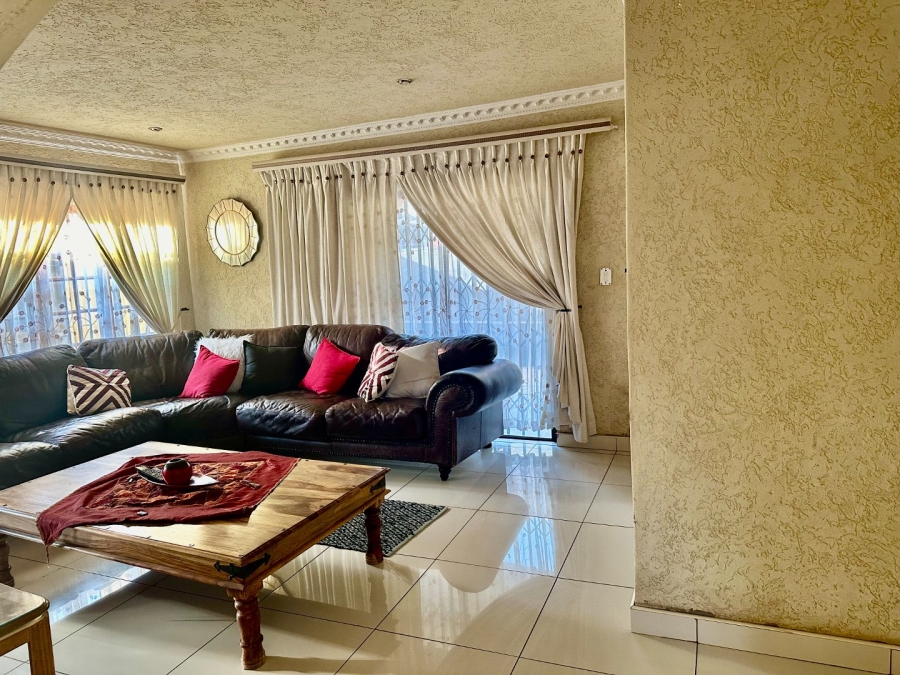 5 Bedroom Property for Sale in Chroompark Limpopo