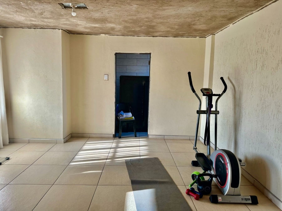 5 Bedroom Property for Sale in Chroompark Limpopo
