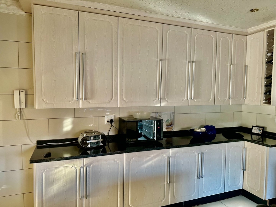 5 Bedroom Property for Sale in Chroompark Limpopo