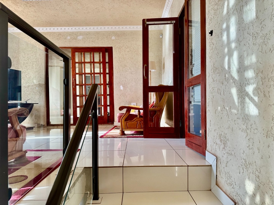 5 Bedroom Property for Sale in Chroompark Limpopo