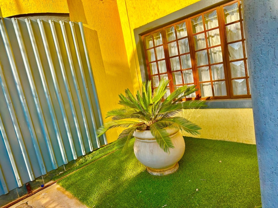 5 Bedroom Property for Sale in Chroompark Limpopo