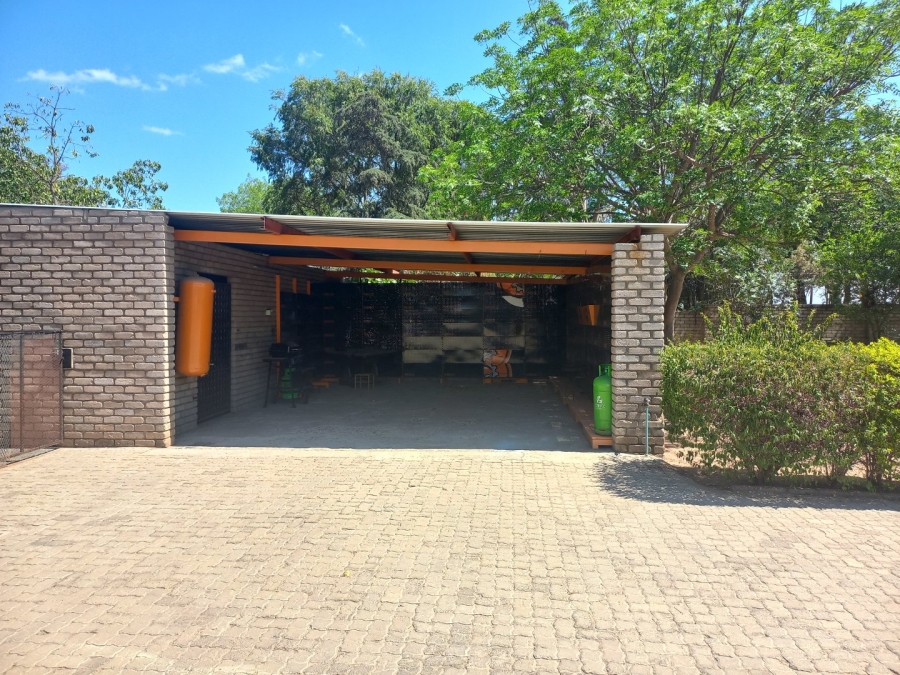 5 Bedroom Property for Sale in Ivydale A H Limpopo