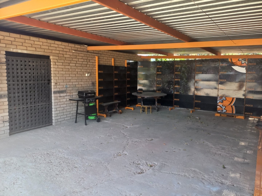 5 Bedroom Property for Sale in Ivydale A H Limpopo