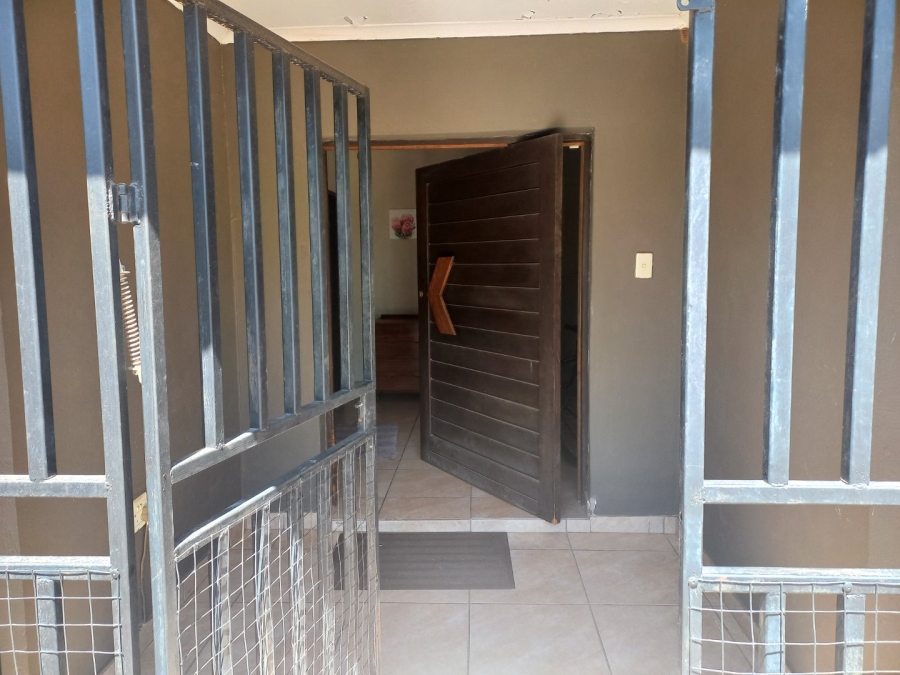 5 Bedroom Property for Sale in Ivydale A H Limpopo