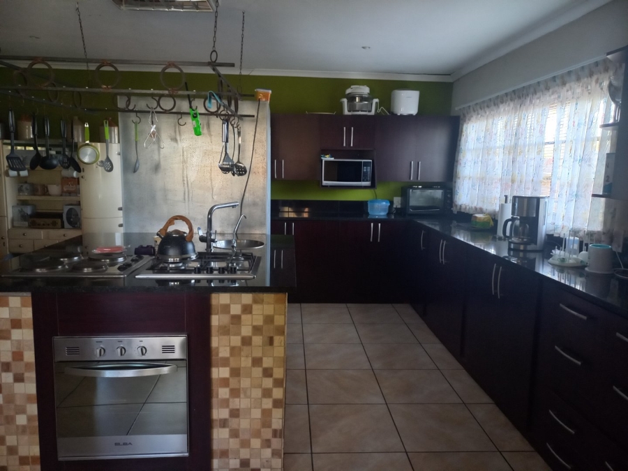5 Bedroom Property for Sale in Ivydale A H Limpopo