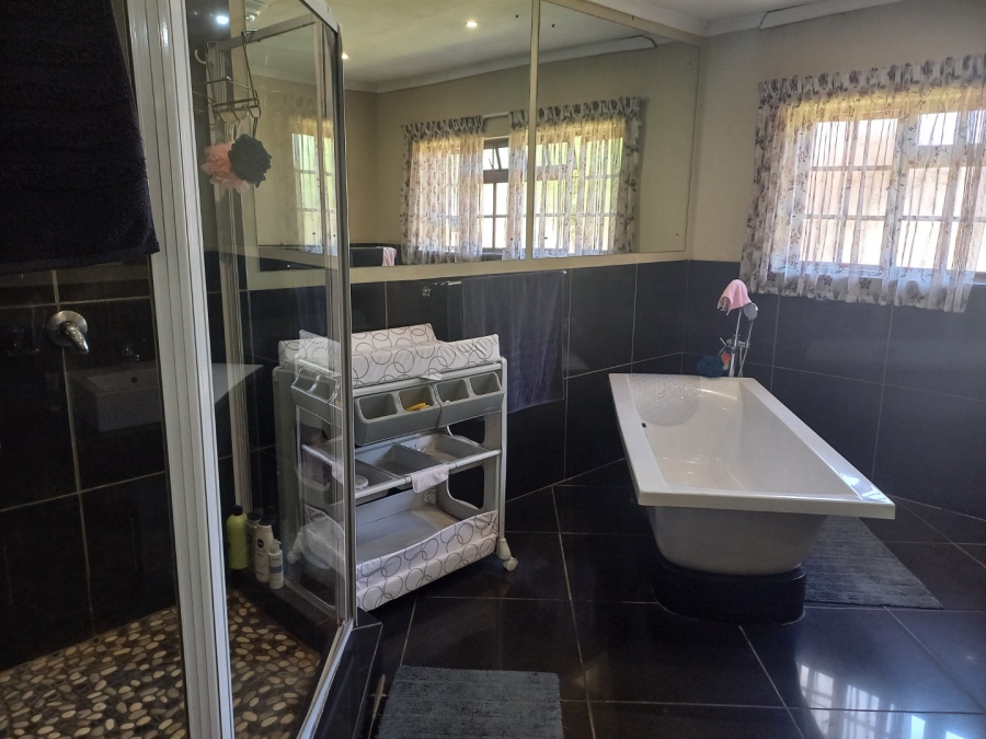 5 Bedroom Property for Sale in Ivydale A H Limpopo