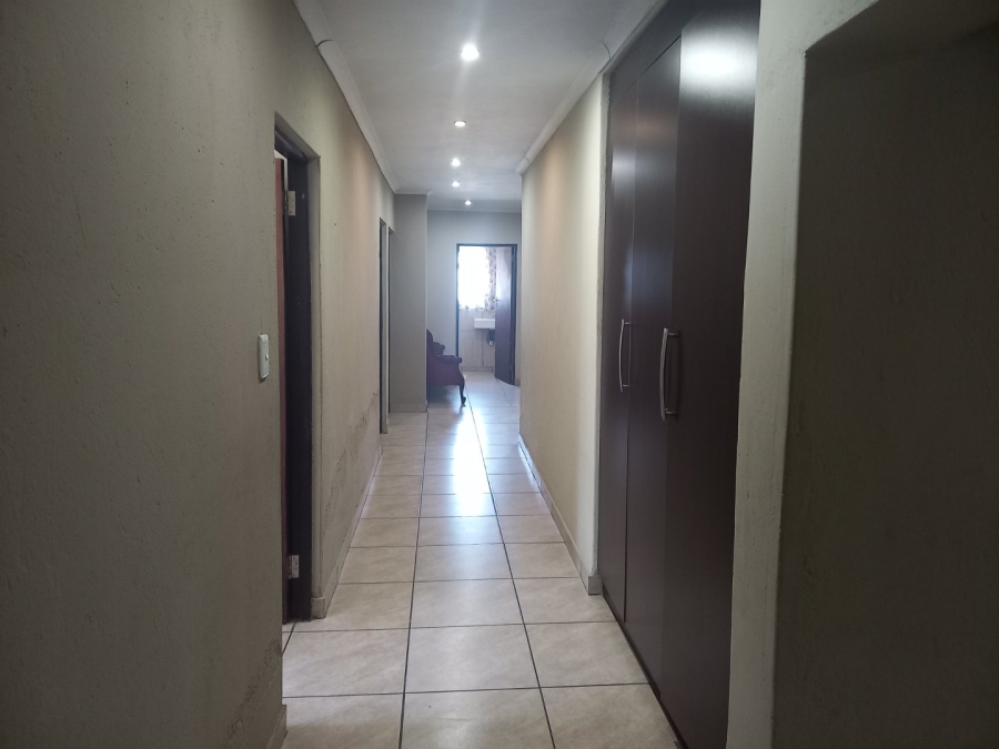 5 Bedroom Property for Sale in Ivydale A H Limpopo