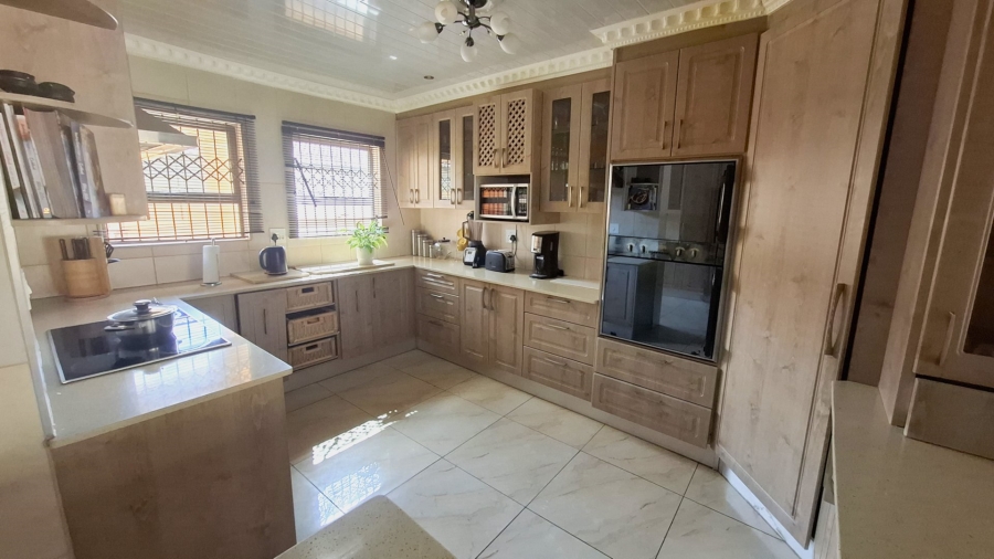 5 Bedroom Property for Sale in Serala View Limpopo