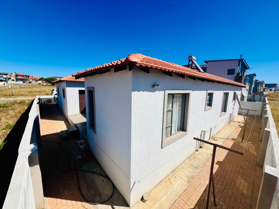 3 Bedroom Property for Sale in Woodhill Estate Limpopo