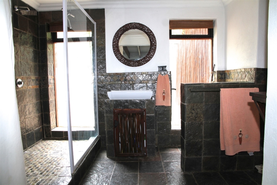 5 Bedroom Property for Sale in Lissataba Private Nature Reserve Limpopo