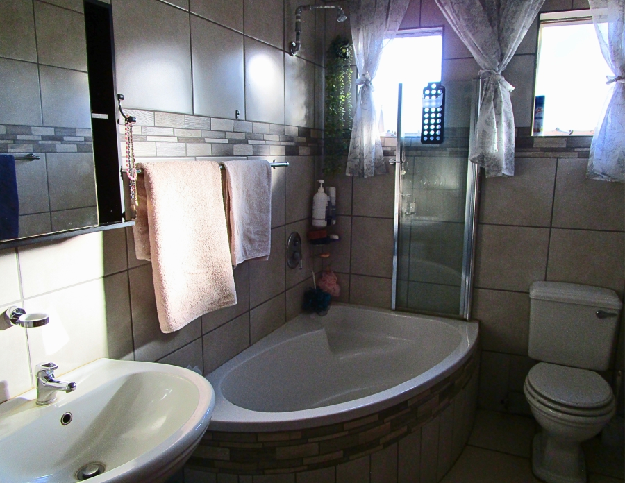 3 Bedroom Property for Sale in Fauna Park Limpopo