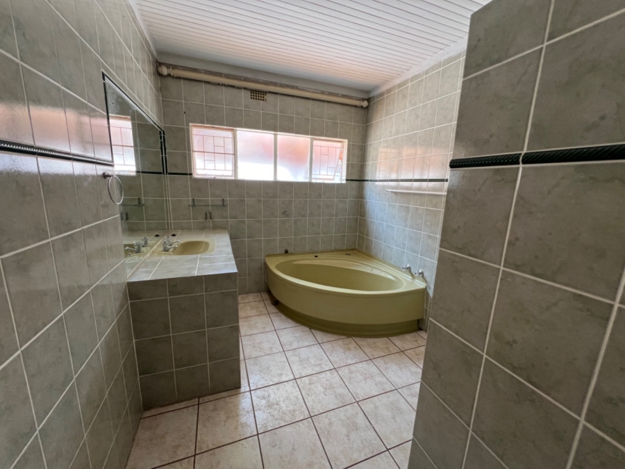 4 Bedroom Property for Sale in Bendor Limpopo