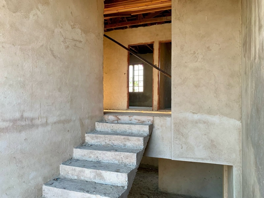 5 Bedroom Property for Sale in Mahlasedi Park Limpopo