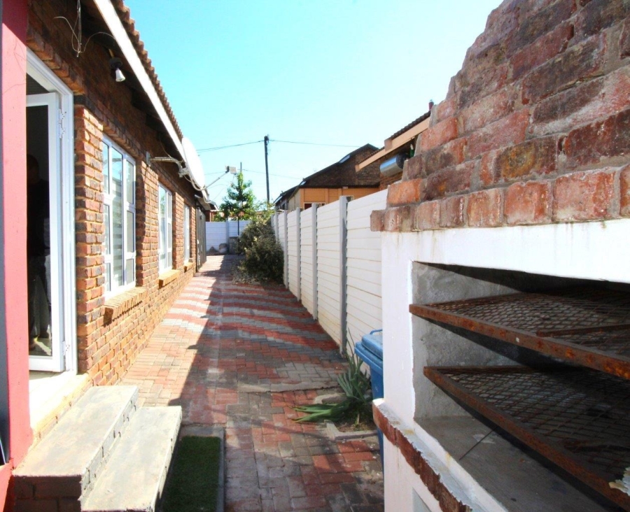 3 Bedroom Property for Sale in Phagameng Limpopo