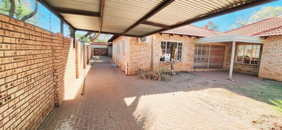 6 Bedroom Property for Sale in Northam Limpopo