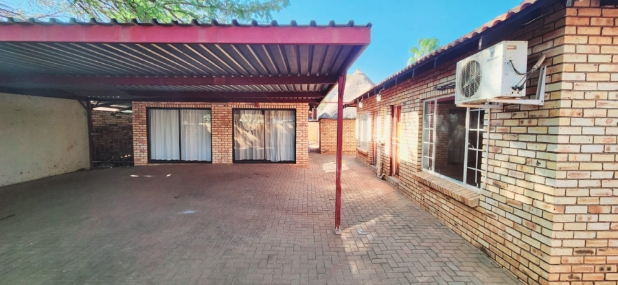 6 Bedroom Property for Sale in Northam Limpopo