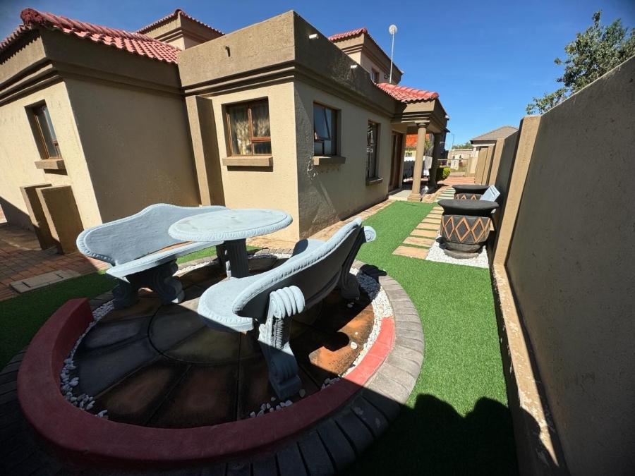 4 Bedroom Property for Sale in Woodhill Estate Limpopo