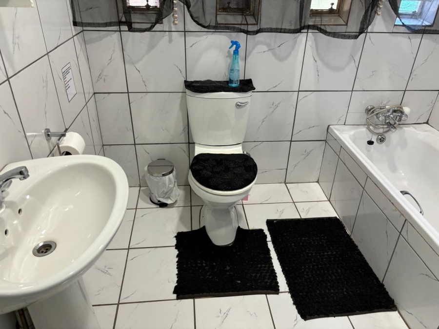 7 Bedroom Property for Sale in Trim Park Limpopo