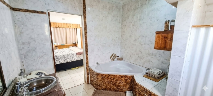 5 Bedroom Property for Sale in Mokopane Central Limpopo