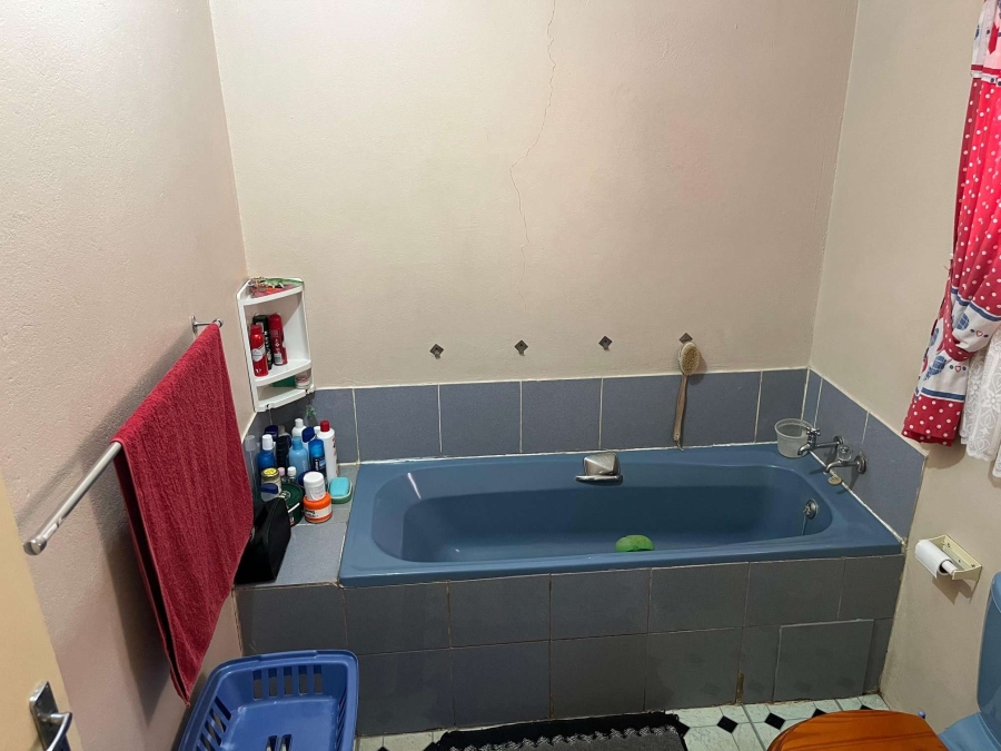 2 Bedroom Property for Sale in Phola Park Limpopo