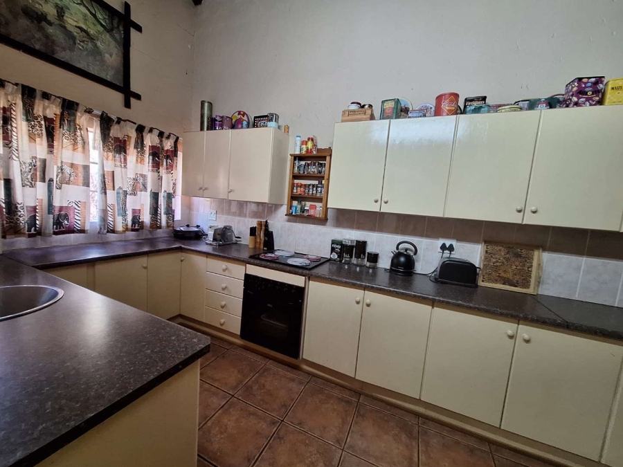 To Let 4 Bedroom Property for Rent in Leeupoort Limpopo
