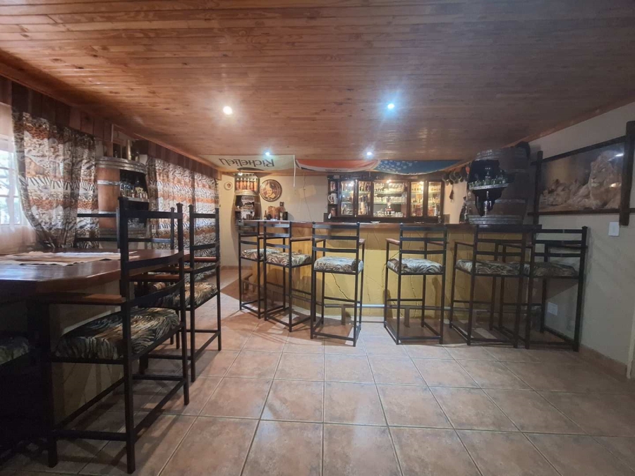 To Let 4 Bedroom Property for Rent in Leeupoort Limpopo