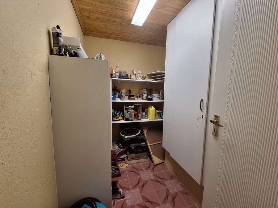 To Let 4 Bedroom Property for Rent in Leeupoort Limpopo