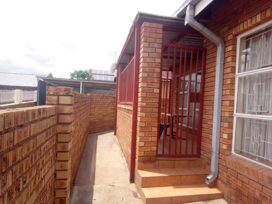 To Let 4 Bedroom Property for Rent in Burgersfort Limpopo