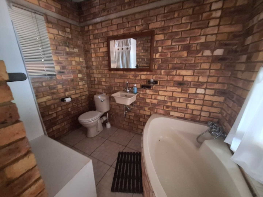 2 Bedroom Property for Sale in Leeupoort Limpopo
