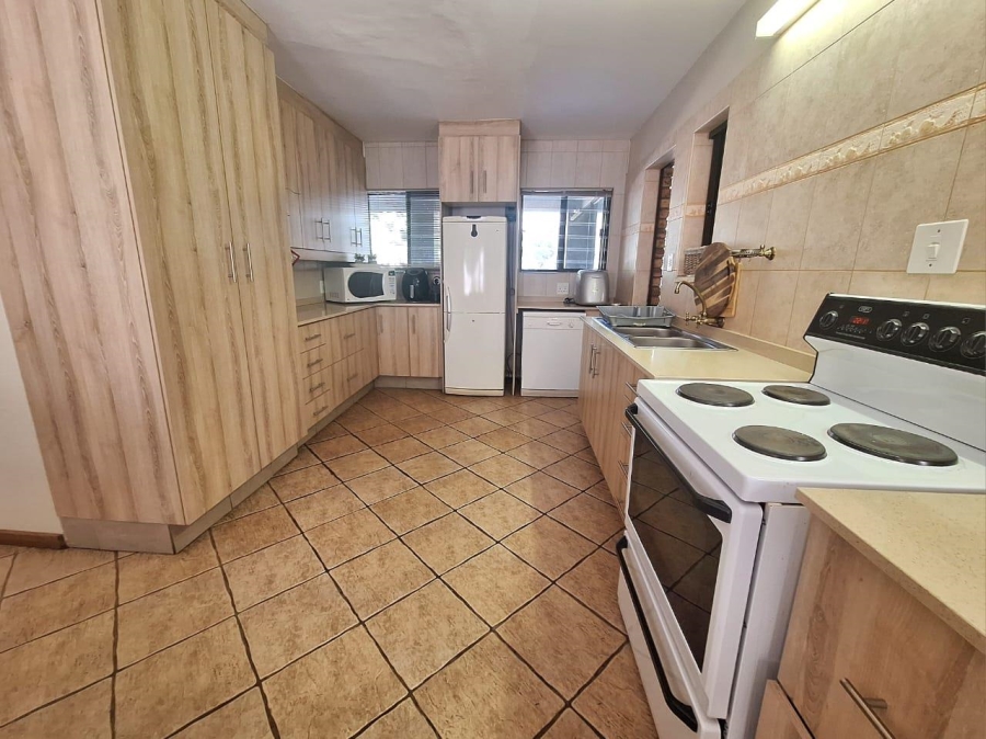 4 Bedroom Property for Sale in Leeupoort Limpopo