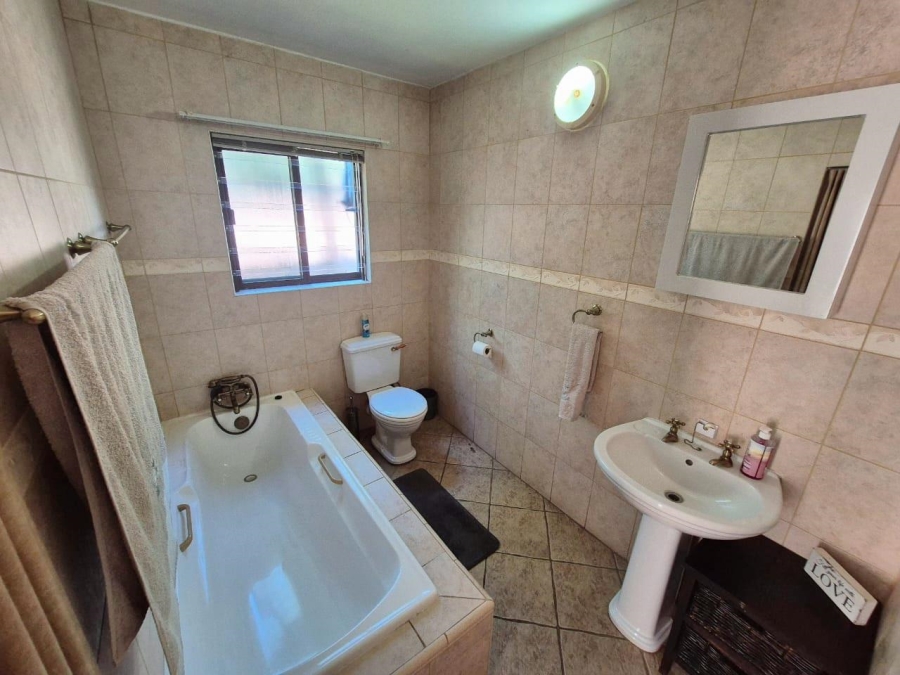 4 Bedroom Property for Sale in Leeupoort Limpopo